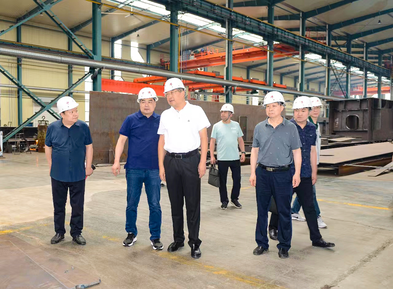 安陽市企聯(lián)會長劉潤生到安鐵器材調(diào)研.jpg
